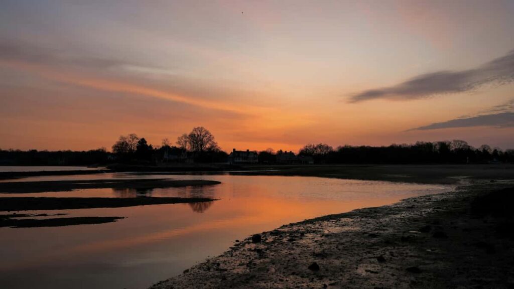 Praktisk guide for svenska annonsorer: hur du hittar och samarbetar med islandska SoundCloudskapare for sasongens modetrender.