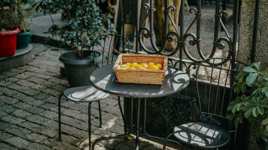 Praktisk guide for svenska varumarken som vill hitta och samarbeta med brasilianska kreatorer pa Twitter for att lansera kladkollektioner steg-for-steg, verktyg och fallgropar.