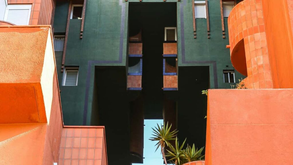 Praktisk guide for svenska kreatorer: hur du hittar och pitchar Myanmar-baserade varumarken pa Disney Plus for fasta avgiftsavtal. Tips, kontaktvagar och riskbedomning.